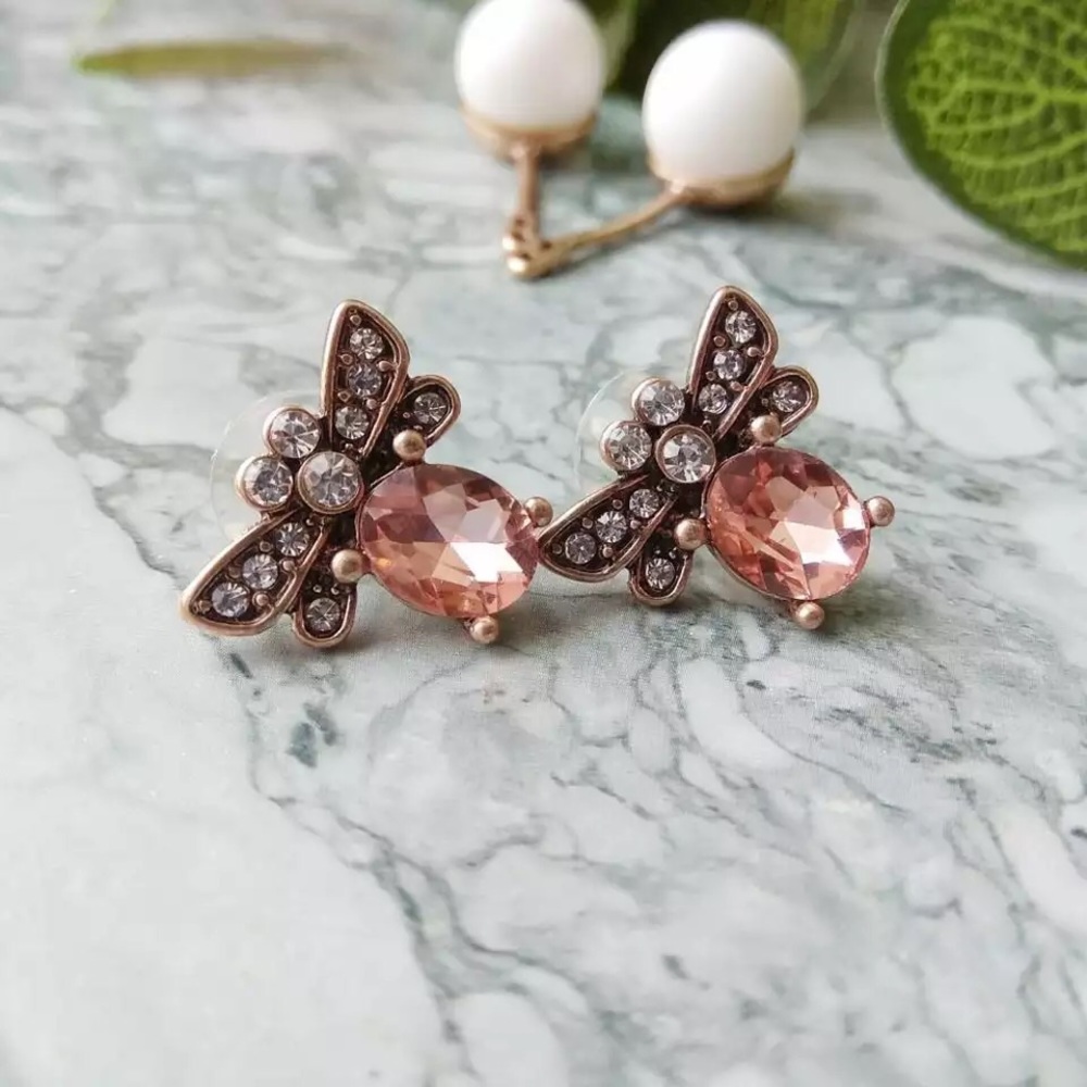 “Just Hanging Around” - Picture 4 of 7